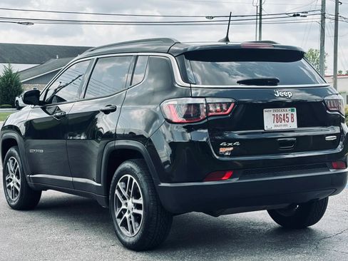 Used 2018 Jeep Compass Latitude w/ Popular Equipment Group AWD/4WD image 8