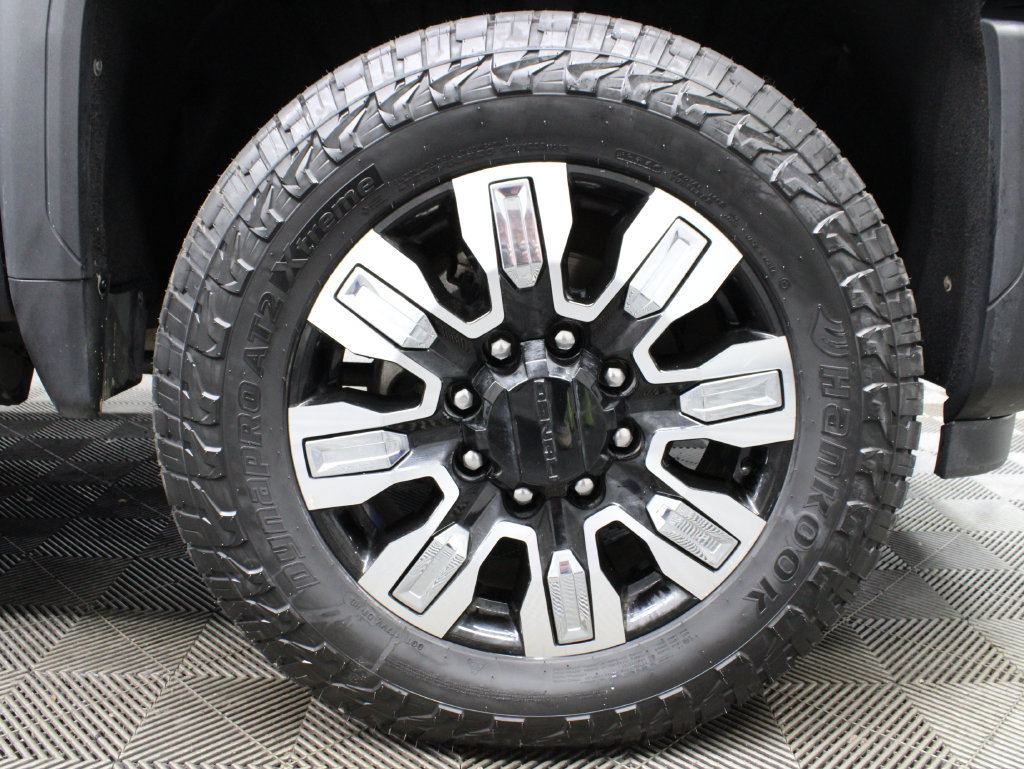 Used 2025 GMC Sierra 3500 Denali w/ Denali Reserve Package AWD/4WD image 13
