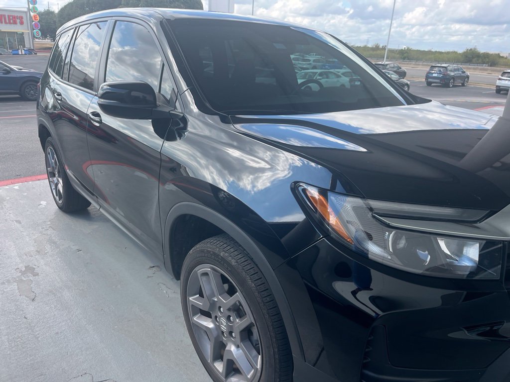 Used 2023 Honda Passport EX-L image 3