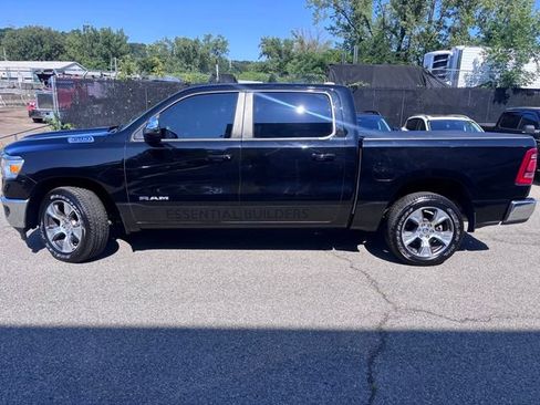 Used 2023 RAM 1500 Laramie AWD/4WD image 3