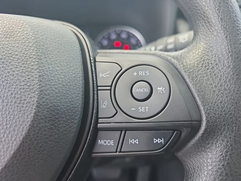Certified 2021 Toyota RAV4 XLE w/ Convenience Package FWD image 19