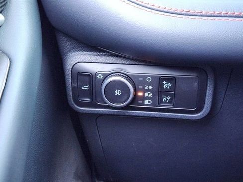 Used 2025 Ford Explorer ST image 23