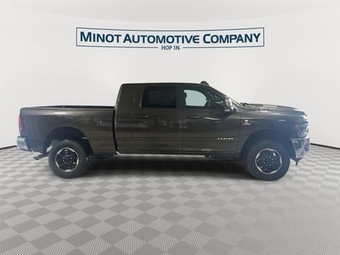 New 2026 RAM 2500 Laramie AWD/4WD image 9