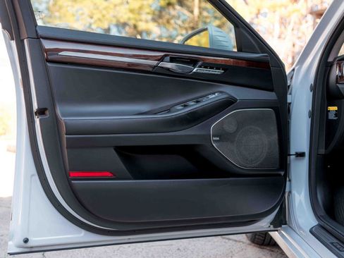 Used 2017 Genesis G90 5.0 Ultimate image 35