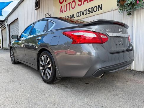 Used 2016 Nissan Altima 2.5 SV w/ Convenience Package FWD image 10
