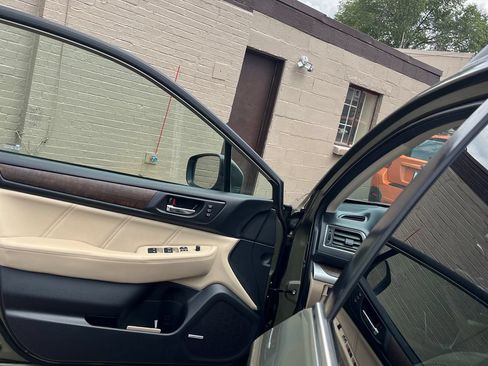 Used 2019 Subaru Outback 2.5i Limited AWD/4WD image 10