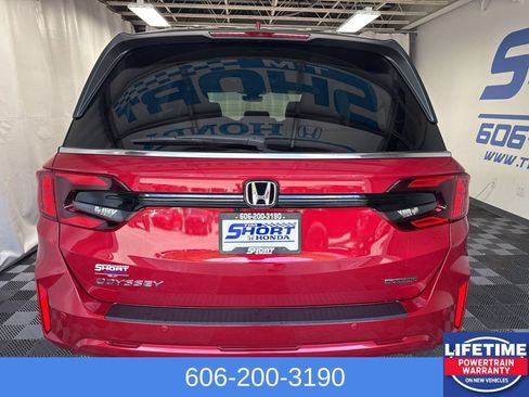 New 2026 Honda Odyssey Touring image 7
