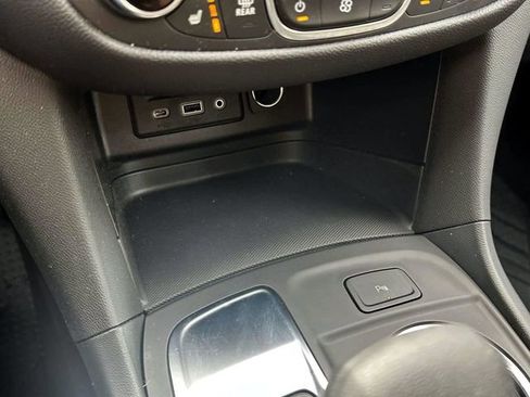 Certified 2024 Chevrolet Equinox LT FWD image 28