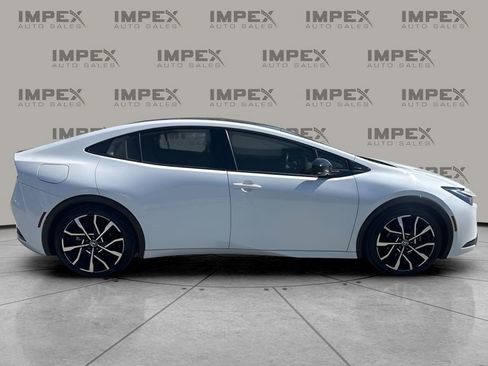 Used 2023 Toyota Prius Prime XSE Premium image 6
