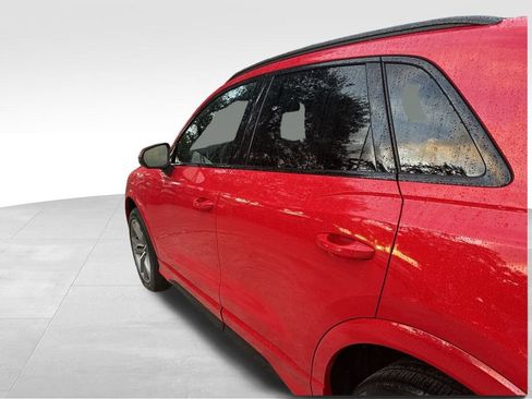 Used 2023 Audi Q3 2.0T Premium w/ Black Optic Sport Package image 26