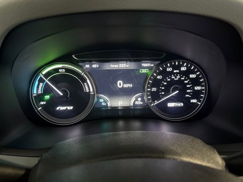 Used 2018 Kia Niro EX Premium image 14