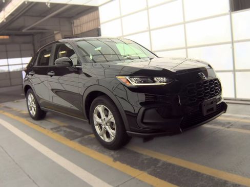 Used 2025 Honda HR-V LX image 2