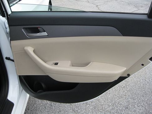 Used 2018 Hyundai Sonata SE FWD image 32