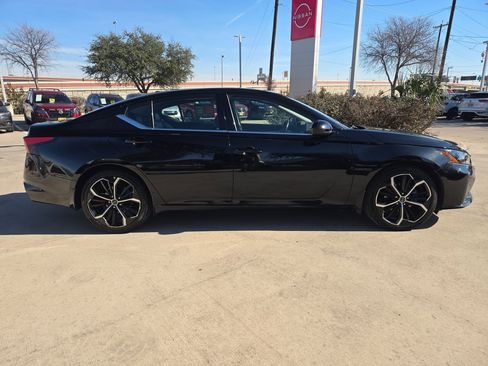 Certified 2024 Nissan Altima 2.5 SR w/ SR Premium Package image 8