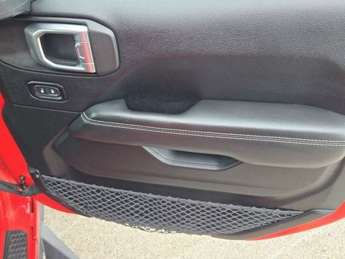 Used 2019 Jeep Wrangler Unlimited Sahara image 5