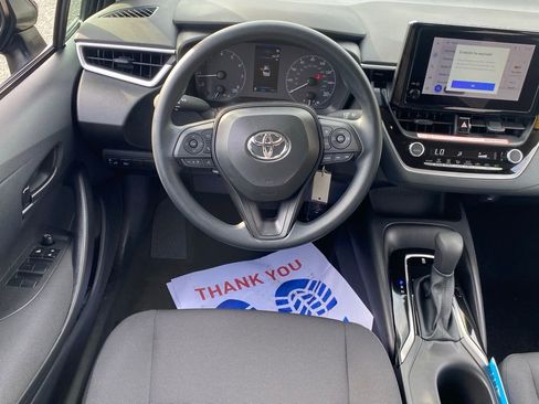 Used 2025 Toyota Corolla LE image 10
