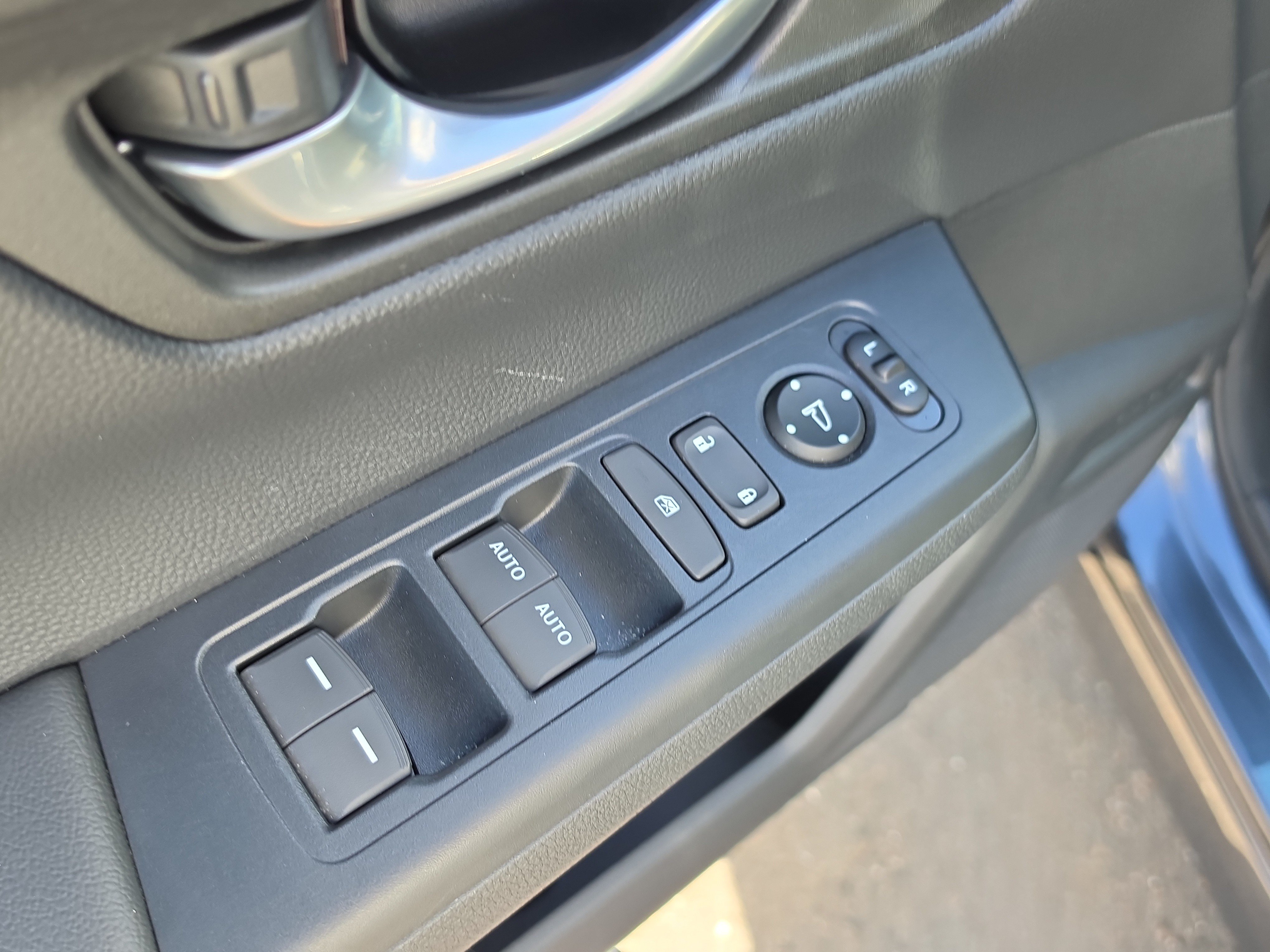 Used 2024 Honda CR-V EX image 19