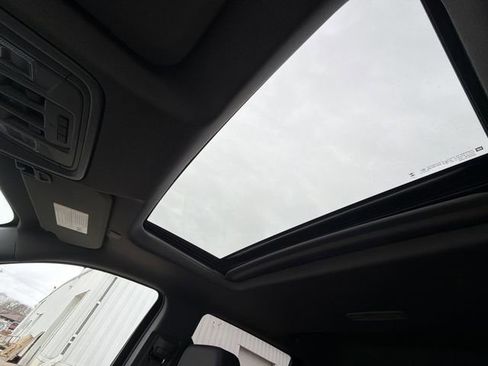 New 2026 GMC Sierra 1500 SLT w/ SLT Premium Plus Package image 19