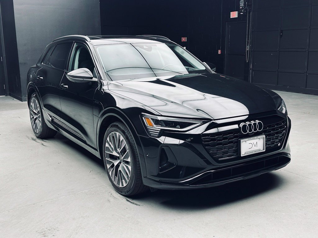 Used 2024 Audi Q8 e-tron Prestige w/ Prestige Package AWD/4WD image 8