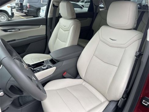 Certified 2022 Cadillac XT5 Premium Luxury image 22