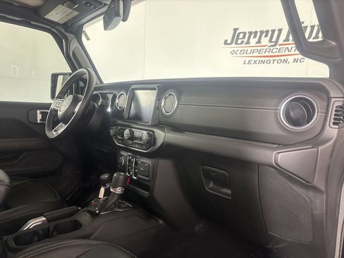 Used 2021 Jeep Wrangler Unlimited Sahara AWD/4WD image 29