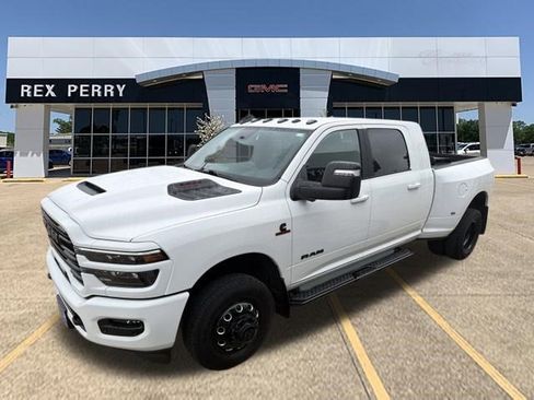 Used 2025 RAM 3500 Laramie AWD/4WD image 1