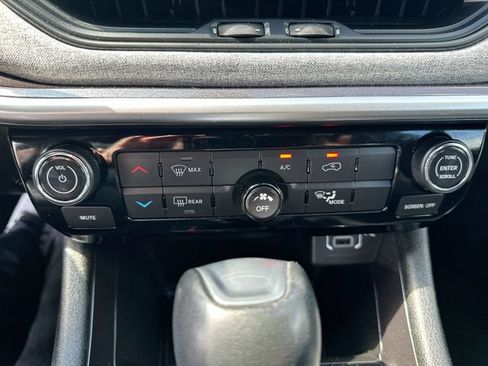 Used 2023 Jeep Compass Latitude w/ Sun and Sound Group AWD/4WD image 38