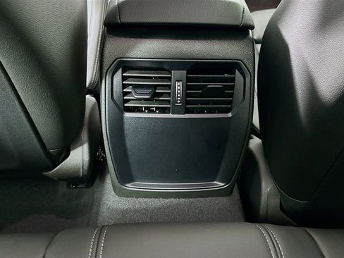 Used 2025 BMW 230i Coupe w/ Convenience Package image 25