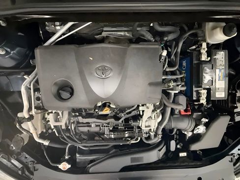 Used 2020 Toyota Camry SE image 18