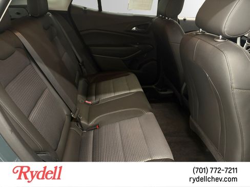 Used 2025 Chevrolet Trax LT w/ Driver Confidence Package FWD image 17