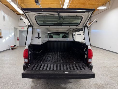 Used 2022 Toyota Tacoma SR image 11