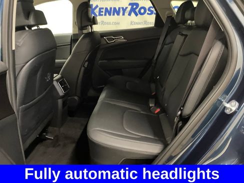 Used 2023 Kia Sportage EX AWD/4WD image 11