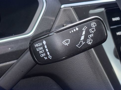 Used 2022 Volkswagen Tiguan SE FWD image 10