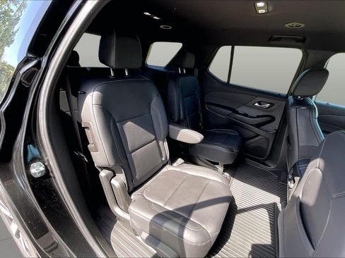 Used 2023 Chevrolet Traverse LT w/ LT Premium Package FWD image 26