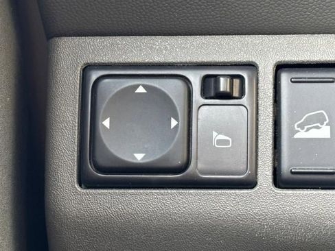 Used 2016 Nissan Frontier SV image 22