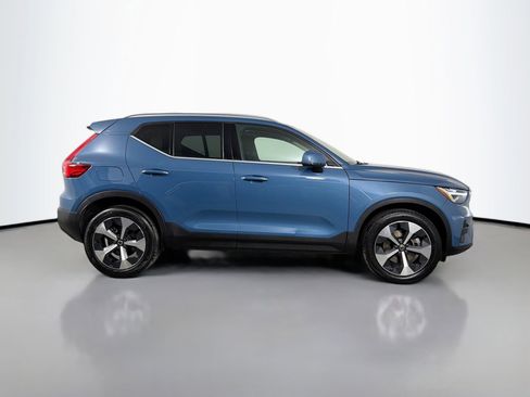 Certified 2023 Volvo XC40 B5 Plus w/ Protection Package Premier image 5