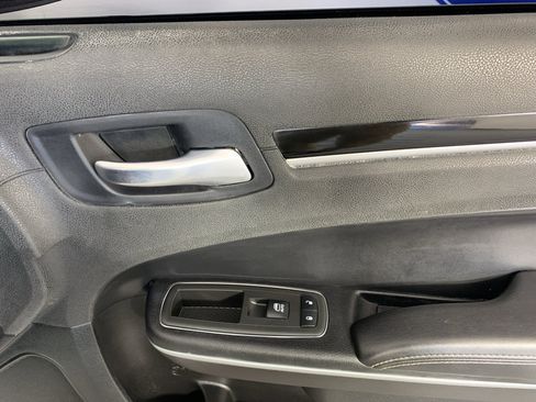 Used 2022 Chrysler 300 S RWD image 40