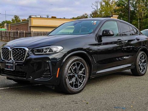 Used 2023 BMW X4 xDrive30i w/ M Sport Package image 3