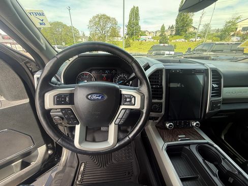 Used 2018 Ford F350 Lariat w/ Lariat Ultimate Package AWD/4WD image 12