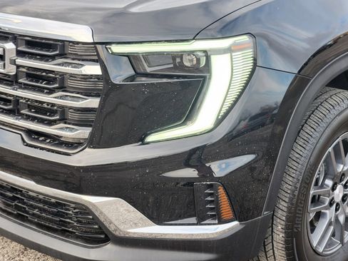 Used 2025 GMC Acadia Elevation image 10