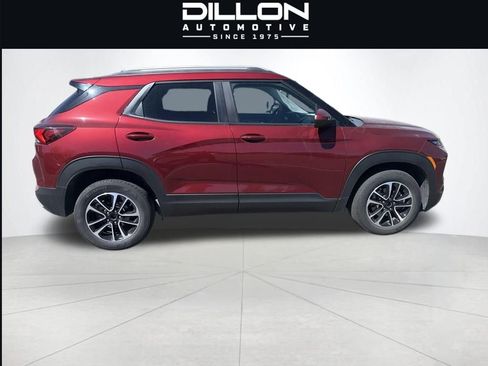 Used 2025 Chevrolet TrailBlazer LT AWD/4WD image 12