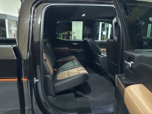 Used 2019 Chevrolet Silverado 1500 High Country w/ Z71 Off-Road Package AWD/4WD image 32