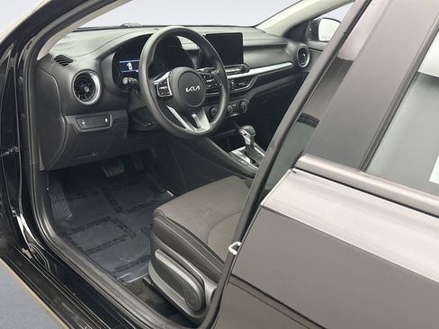 Used 2023 Kia Forte LXS image 10