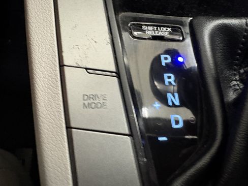 Used 2018 Hyundai Elantra SEL FWD image 13