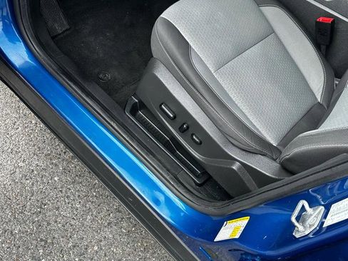 Used 2019 Ford Escape SE image 9