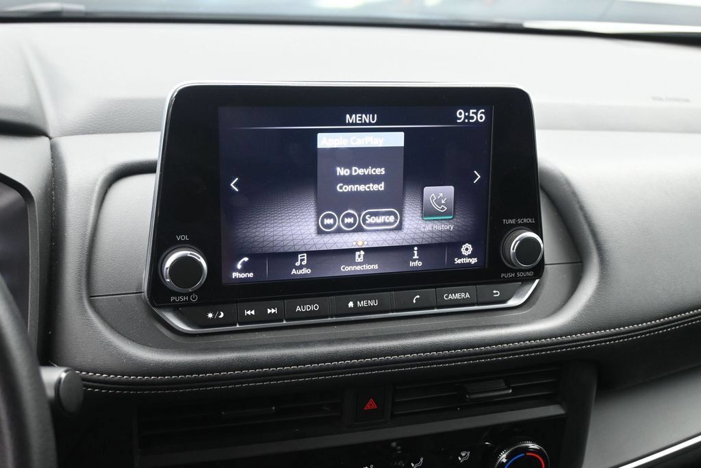 Used 2024 Nissan Rogue S AWD/4WD image 14