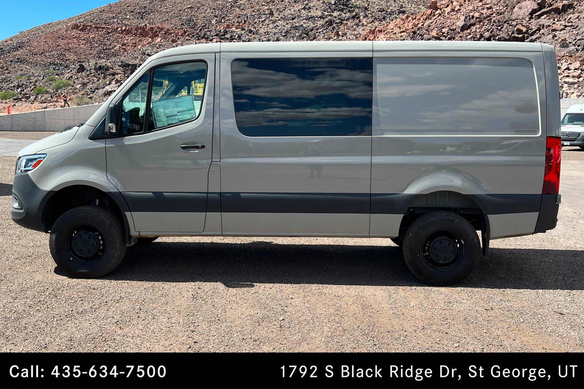 Used 2025 Mercedes-Benz Sprinter 2500 image 2