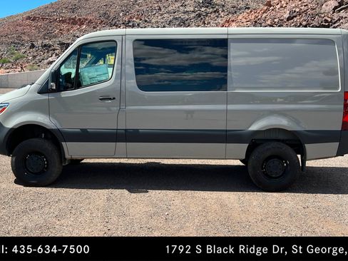 Used 2025 Mercedes-Benz Sprinter 2500 image 2