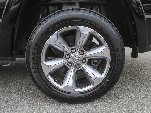 Used 2019 RAM 1500 Limited w/ Advanced Safety Group image 10