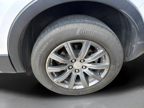 Used 2021 Cadillac XT4 Premium Luxury w/ Cold Weather Package FWD image 16